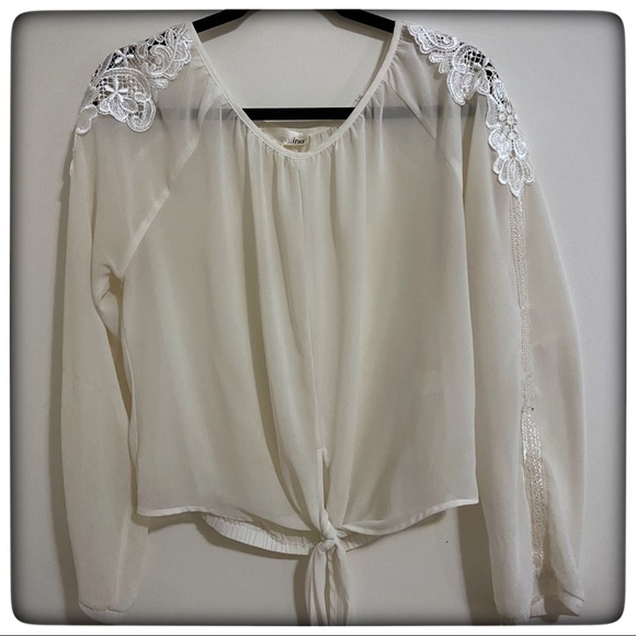 Lace Blouse - Picture 2 of 7